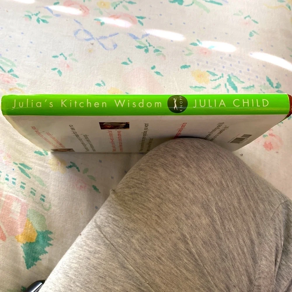 JULIA’S KITCHEN WISDOM Essential Techniques & Recipes JULIA CHILD HB GUC